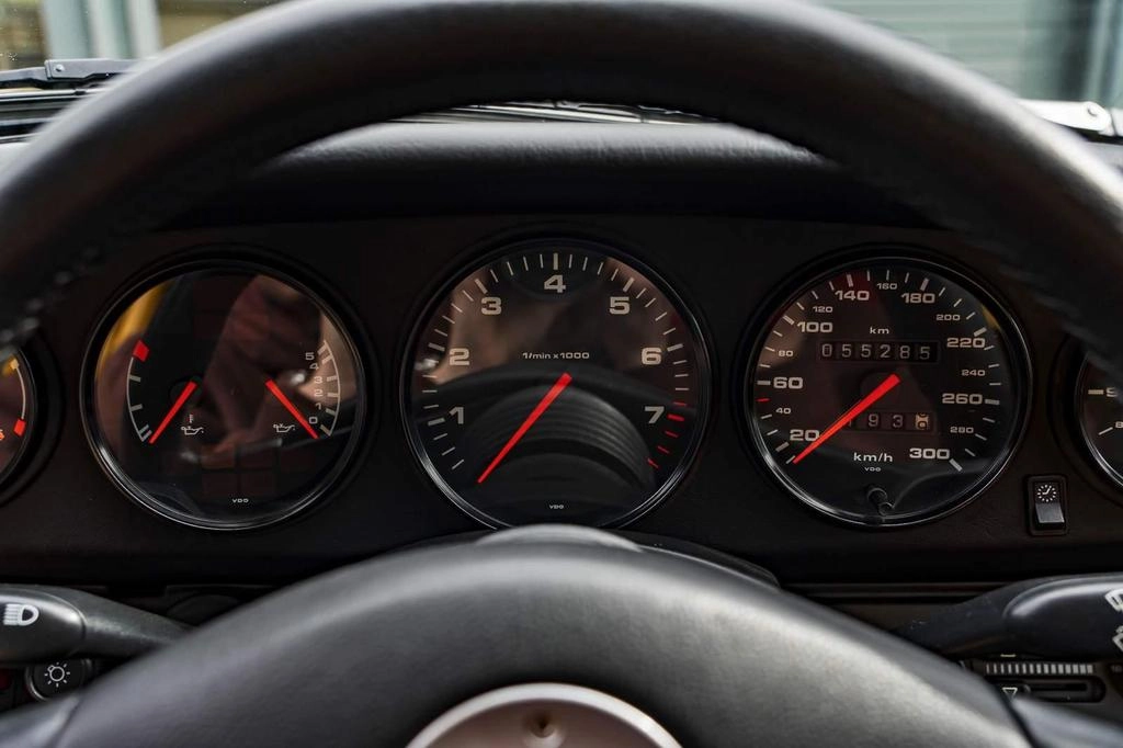 Porsche 911 Carrera RS 3.8 (993) - Image 2